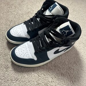 Jordan Men's Navy and White High-Top Sneakers